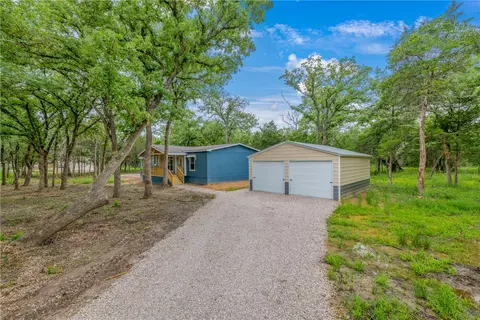 3284 Fm 1697, Ledbetter, TX 78946
