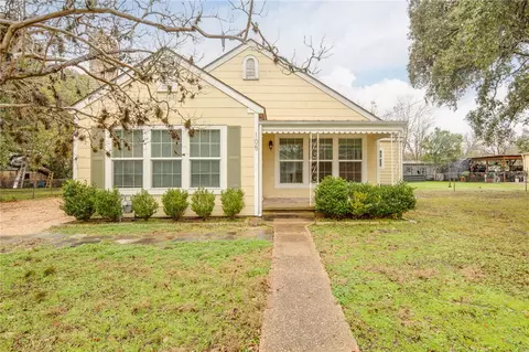 105 S Haswell Dr, Bryan, TX 77803