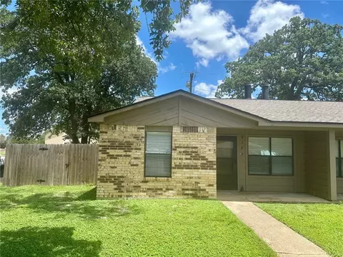 2301 W Creek Ln, College Station, TX 77845