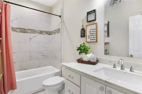Bath - 399 Wallace St, Bryan, TX 77803 photo 1 of 2