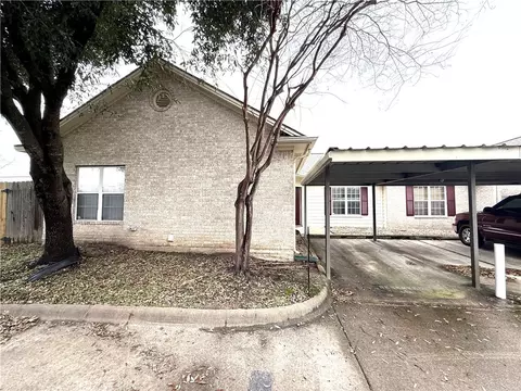 612 Townplace Dr, College Station, TX 77840