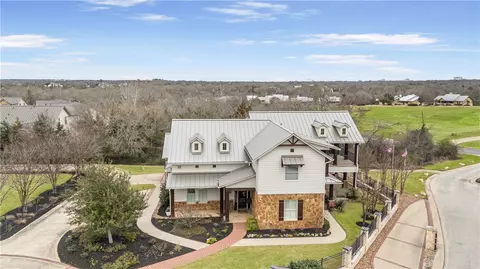 3240 Founders Dr, Bryan, TX 77807