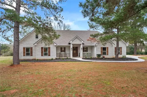 9914 Runaway Rd, College Station, TX 77845