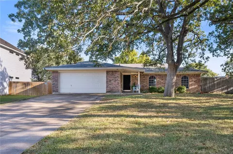 1424 Magnolia Dr, College Station, TX 77840