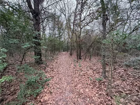 11939 Woody Ln, Bryan, TX 77807
