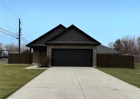 1501 Conroy St, Bryan, TX 77808