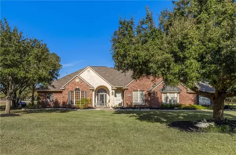 4105 Sweetwater Dr, College Station, TX 77845