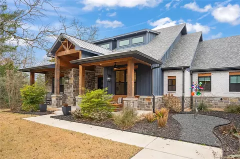 5203 Rolling Meadow Dr, College Station, TX 77845