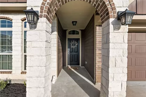 Entry Way - 2105 Stubbs Dr, Bryan, TX 77807 photo 1 of 2