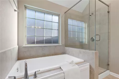 Bath - 2105 Stubbs Dr, Bryan, TX 77807 photo 1 of 3