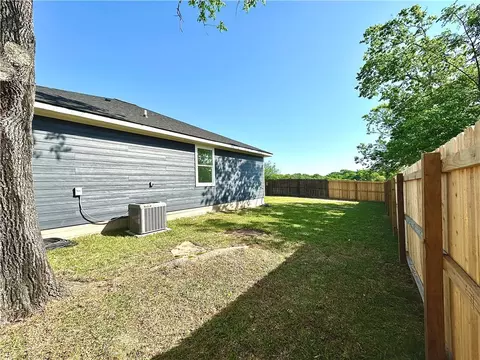 218 Plum St, Bryan, TX 77803 photo 20
