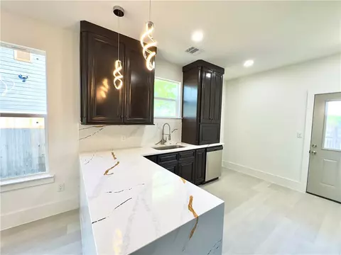218 Plum St, Bryan, TX 77803 photo 11