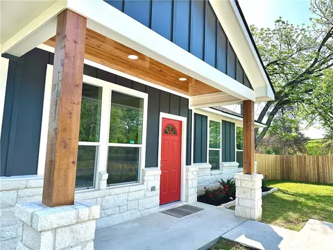 218 Plum St, Bryan, TX 77803 photo 3
