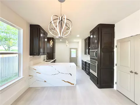218 Plum St, Bryan, TX 77803 photo 8
