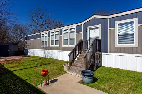 802 Commerce St, Bryan, TX 77803
