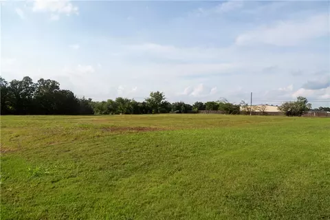 9913 Hunters Way, College Station, TX 77845