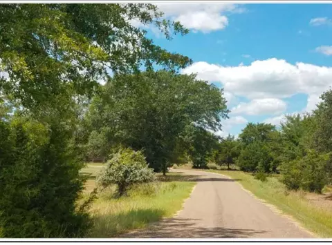 12267 Hickory Loop, Thornton, TX 76687 photo 4