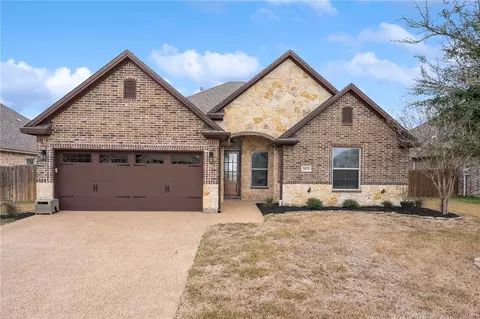 15629 Shady Brook Ln, College Station, TX 77845