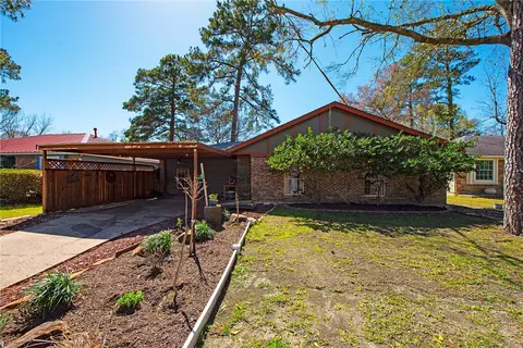 1402 S 5th St, Conroe, TX 77301