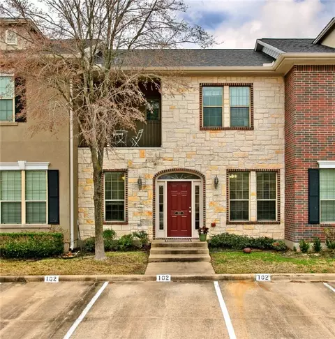 102 Forest Dr, College Station, TX 77840