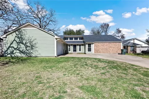 2214 Lobo Dr, Bryan, TX 77807