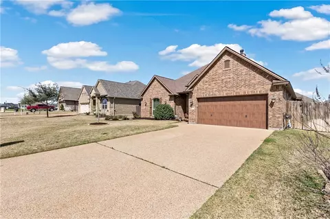 3044 Archer Cir, Bryan, TX 77808 photo 3
