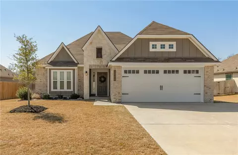 1440 Kingsgate Dr, Bryan, TX 77807