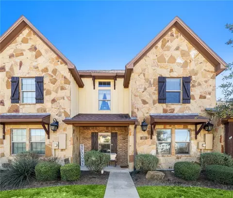 139 Kimber Ln, College Station, TX 77845