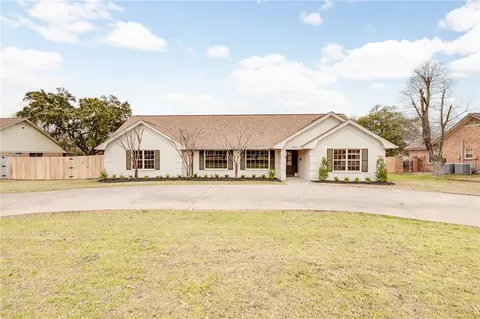 1606 Carter Creek Pkwy, Bryan, TX 77802