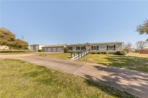 5341 Rabun Rd, Navasota, TX 77868