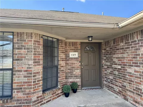 1305 Remington Ct, College Station, TX 77845