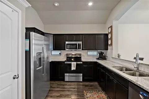 Kitchen - 2027 Dumfries Dr, Bryan, TX 77807 photo 2 of 5