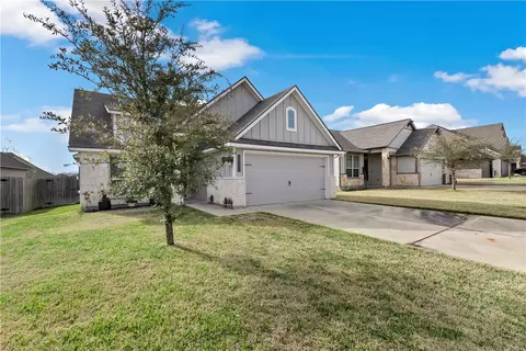 Exterior - 2027 Dumfries Dr, Bryan, TX 77807 photo 2 of 3