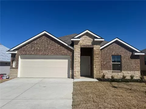1712 Robinson Dr, Brenham, TX 77833