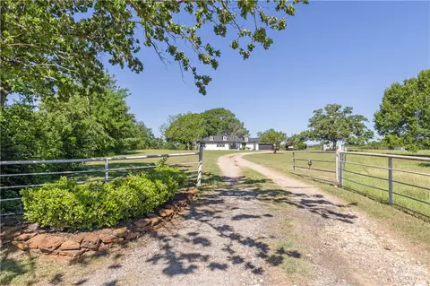 Exterior - 5290 Sandy Point Rd, Bryan, TX 77807 photo 3 of 8