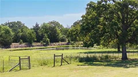 View/Area - 5290 Sandy Point Rd, Bryan, TX 77807 photo 5 of 8
