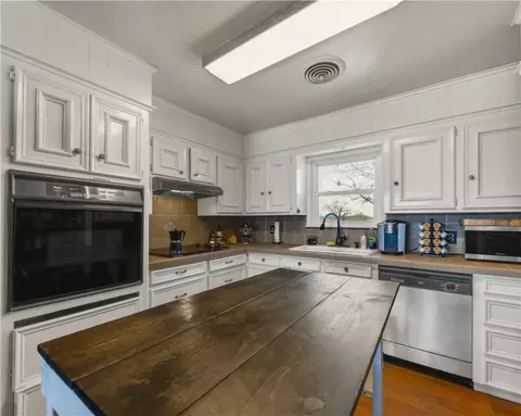 Kitchen - 5290 Sandy Point Rd, Bryan, TX 77807 photo 3 of 3