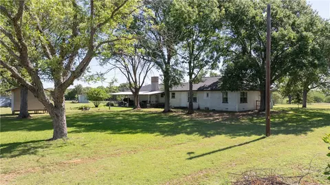 Exterior - 5290 Sandy Point Rd, Bryan, TX 77807 photo 5 of 8