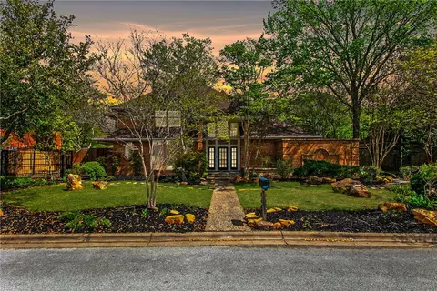 8605 Rosewood Dr, College Station, TX 77845