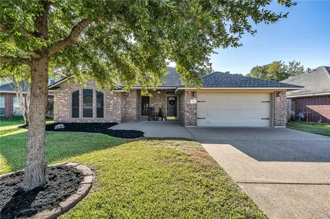 1102 Hopewell Ct, College Station, TX 77845