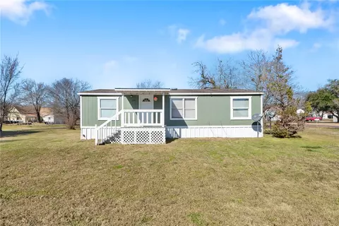 218 E Denton St, Bremond, TX 76629