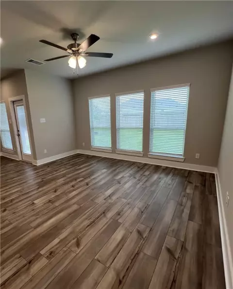 Living - 5307 Lyle Pl, Bryan, TX 77807 photo 2 of 3
