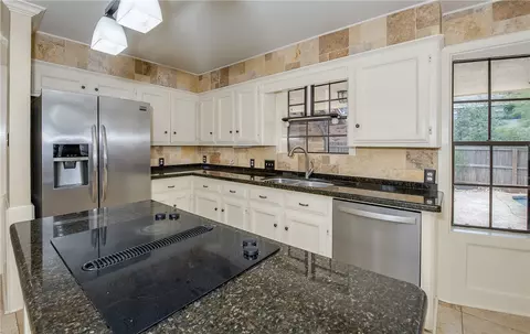 2804 Meadow Briar, Bryan, TX 77802 photo 7