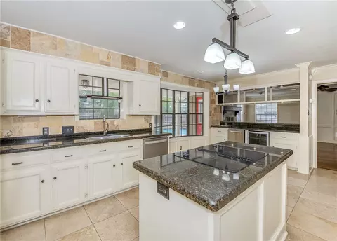 2804 Meadow Briar, Bryan, TX 77802 photo 5