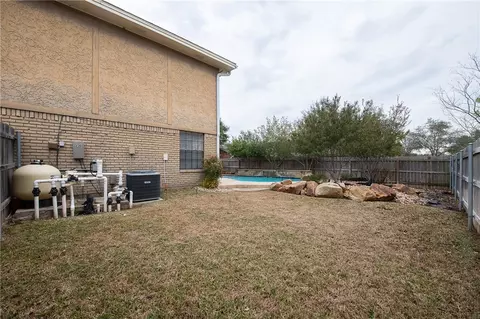 2804 Meadow Briar, Bryan, TX 77802 photo 34