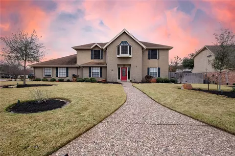 2804 Meadow Briar, Bryan, TX 77802 photo 2