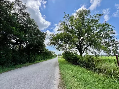 1561 Oevermann Rd, Burton, TX 77835