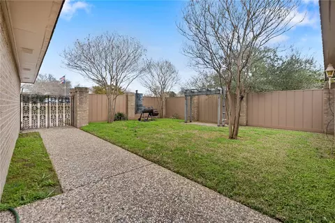 3512 Parkway Ter, Bryan, TX 77802 photo 3
