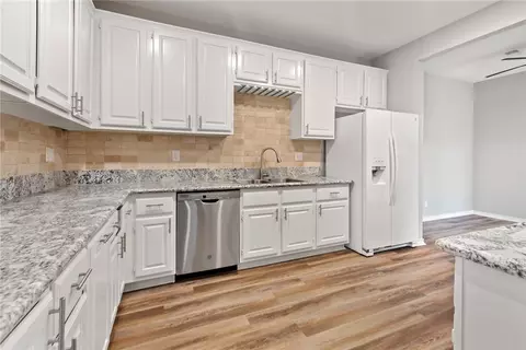 3512 Parkway Ter, Bryan, TX 77802 photo 7