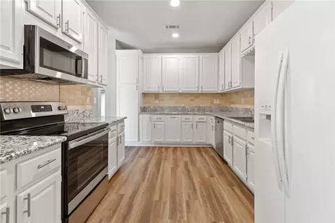 3512 Parkway Ter, Bryan, TX 77802 photo 8
